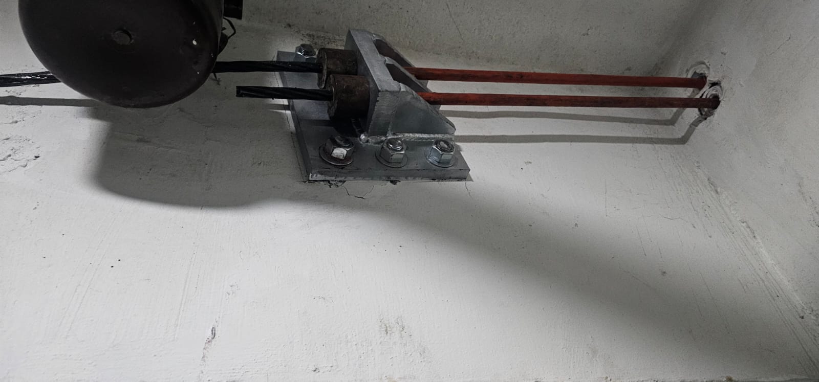 Reforço com chapas e protensão